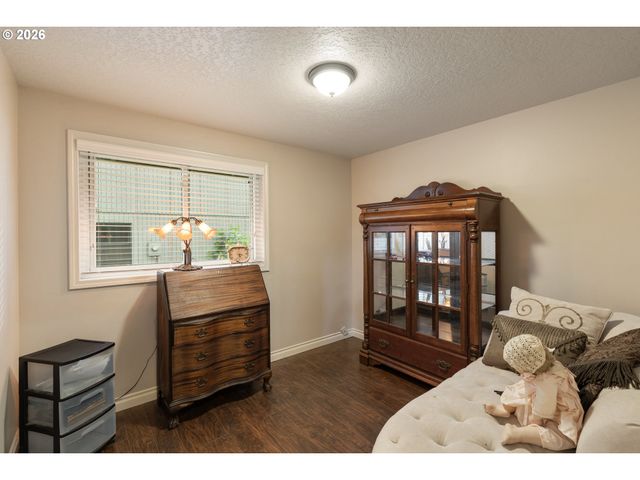 667 Se 5TH Ave, Canby, OR 97013