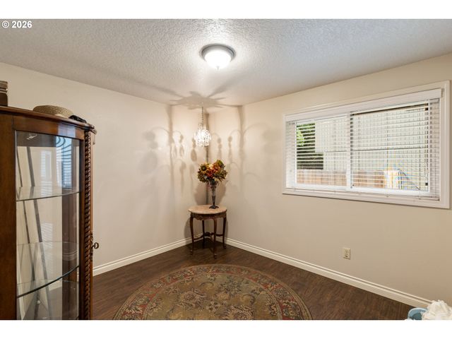 667 Se 5TH Ave, Canby, OR 97013