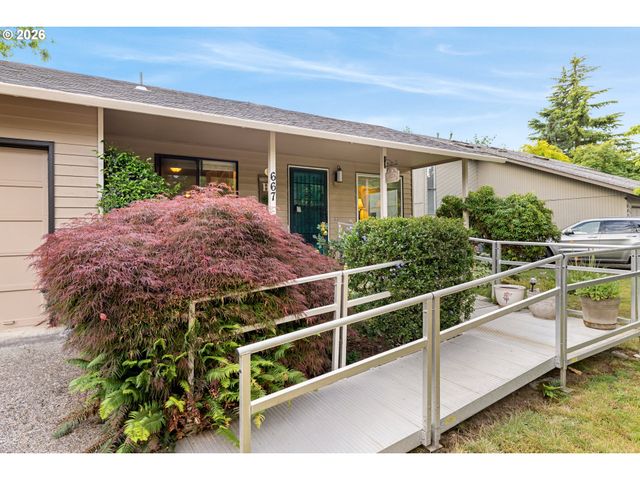 667 Se 5TH Ave, Canby, OR 97013