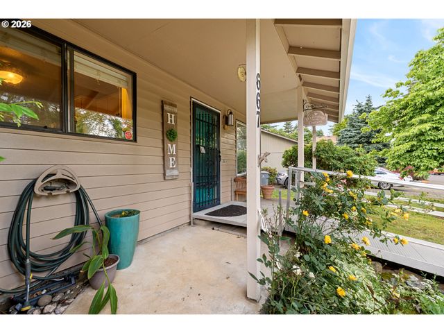 667 Se 5TH Ave, Canby, OR 97013