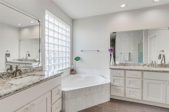 5914 Saber River, Sugar Land, TX 77479