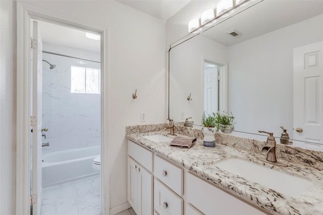 5914 Saber River, Sugar Land, TX 77479