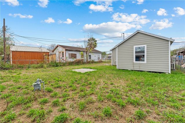 2622 Dunbar St, Corpus Christi, TX 78405