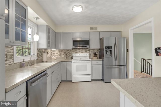 407 ALISON AVE, Mechanicsburg, PA 17055
