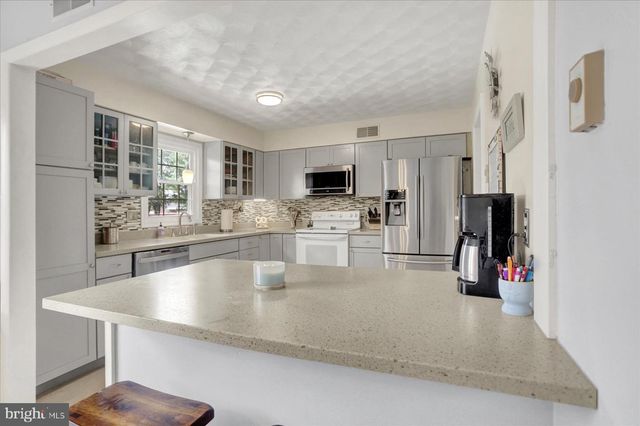 407 ALISON AVE, Mechanicsburg, PA 17055