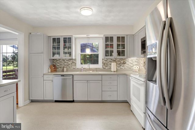 407 ALISON AVE, Mechanicsburg, PA 17055
