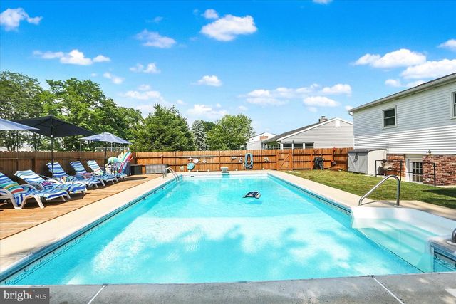 407 ALISON AVE, Mechanicsburg, PA 17055