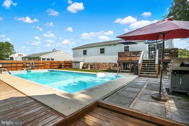 407 ALISON AVE, Mechanicsburg, PA 17055