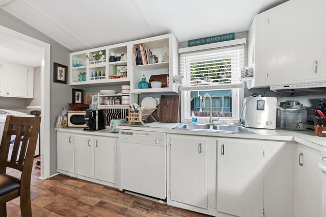 132 Crooked Island Circle, Murrells Inlet, SC 29576