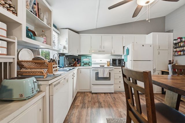 132 Crooked Island Circle, Murrells Inlet, SC 29576