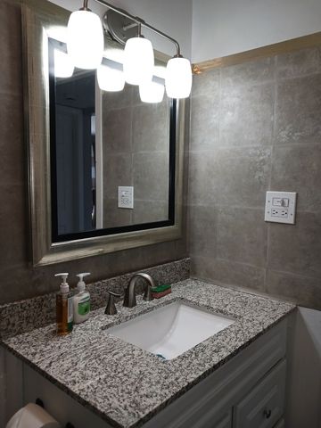 9330 HAMILTON Court E, Des Plaines, IL 60016