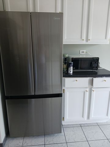 9330 HAMILTON Court E, Des Plaines, IL 60016