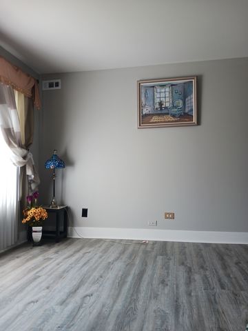 9330 HAMILTON Court E, Des Plaines, IL 60016