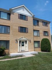 9330 HAMILTON Court E, Des Plaines, IL 60016