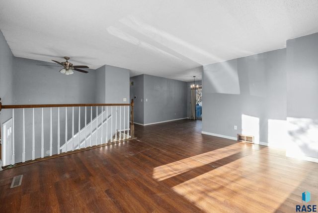 2708 E Bragstad Dr Drive, Sioux Falls, SD 57103