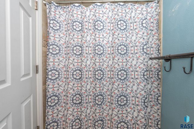 2708 E Bragstad Dr Drive, Sioux Falls, SD 57103