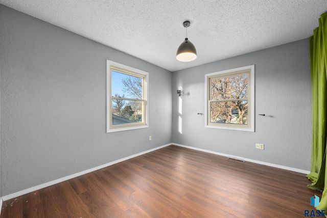 2708 E Bragstad Dr Drive, Sioux Falls, SD 57103