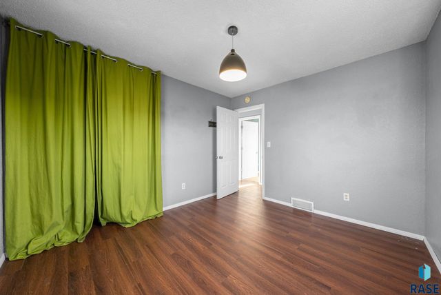 2708 E Bragstad Dr Drive, Sioux Falls, SD 57103