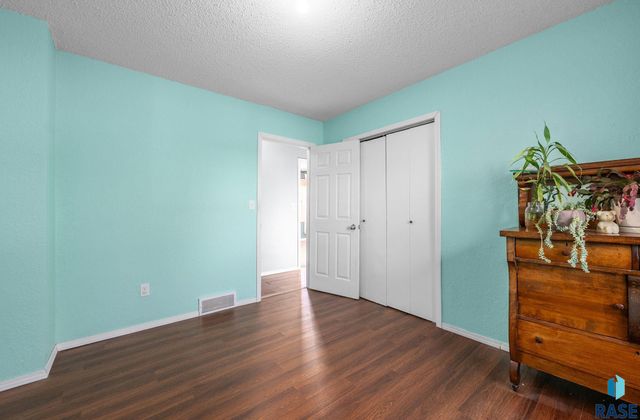 2708 E Bragstad Dr Drive, Sioux Falls, SD 57103