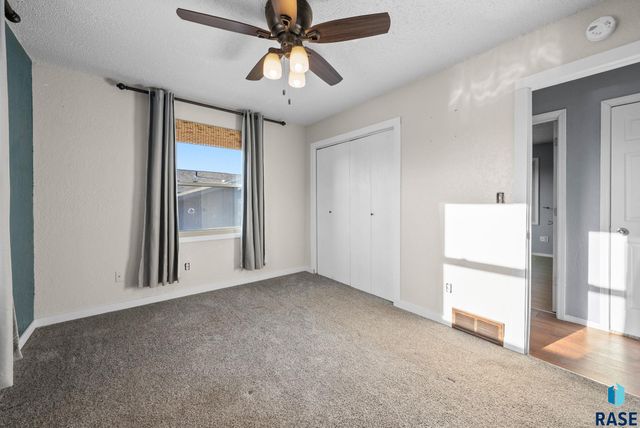 2708 E Bragstad Dr Drive, Sioux Falls, SD 57103