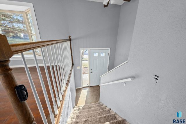 2708 E Bragstad Dr Drive, Sioux Falls, SD 57103