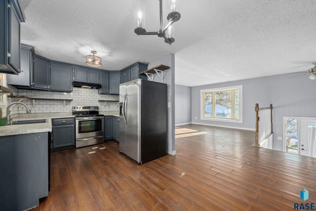 2708 E Bragstad Dr Drive, Sioux Falls, SD 57103