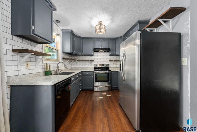 2708 E Bragstad Dr Drive, Sioux Falls, SD 57103