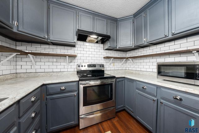 2708 E Bragstad Dr Drive, Sioux Falls, SD 57103