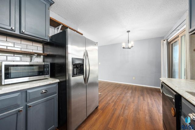 2708 E Bragstad Dr Drive, Sioux Falls, SD 57103