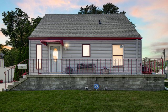 7126 Montana Avenue, Hammond, IN 46323