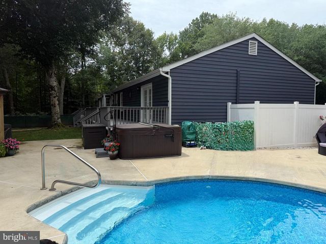 1198 DONGOLA RD, Mineral, VA 23117