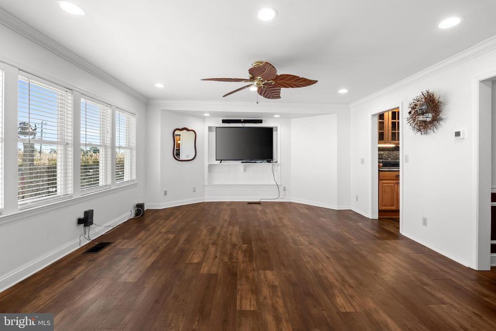 Image 12 of property listing at 2407 HOOPERS ISLAND RD, Fishing Creek, MD 21634