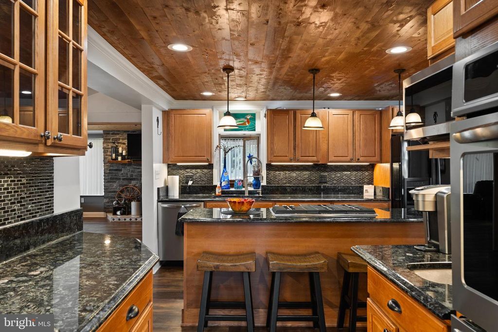 Image 15 of property listing at 2407 HOOPERS ISLAND RD, Fishing Creek, MD 21634