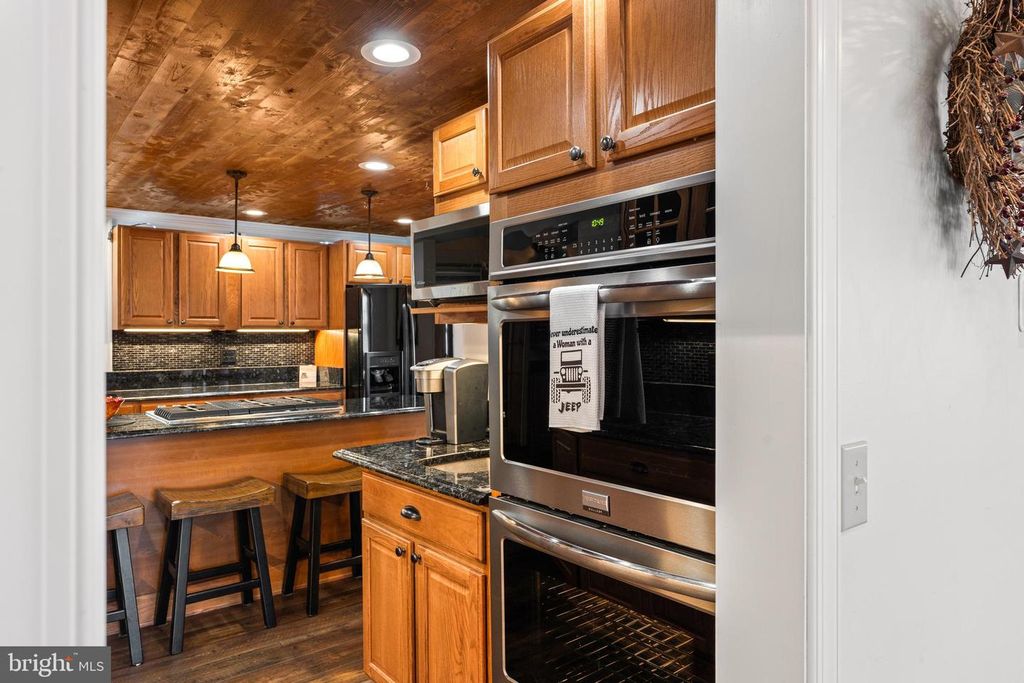 Image 16 of property listing at 2407 HOOPERS ISLAND RD, Fishing Creek, MD 21634