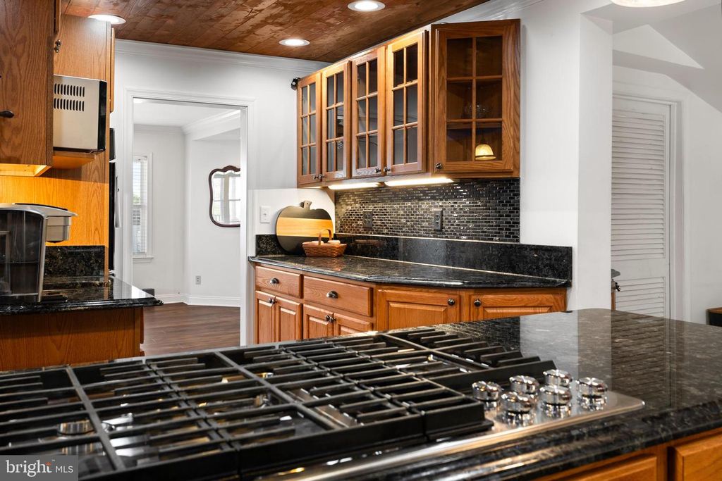 Image 17 of property listing at 2407 HOOPERS ISLAND RD, Fishing Creek, MD 21634