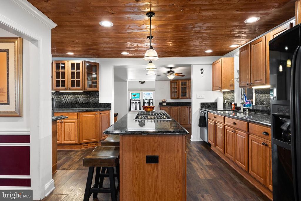Image 18 of property listing at 2407 HOOPERS ISLAND RD, Fishing Creek, MD 21634