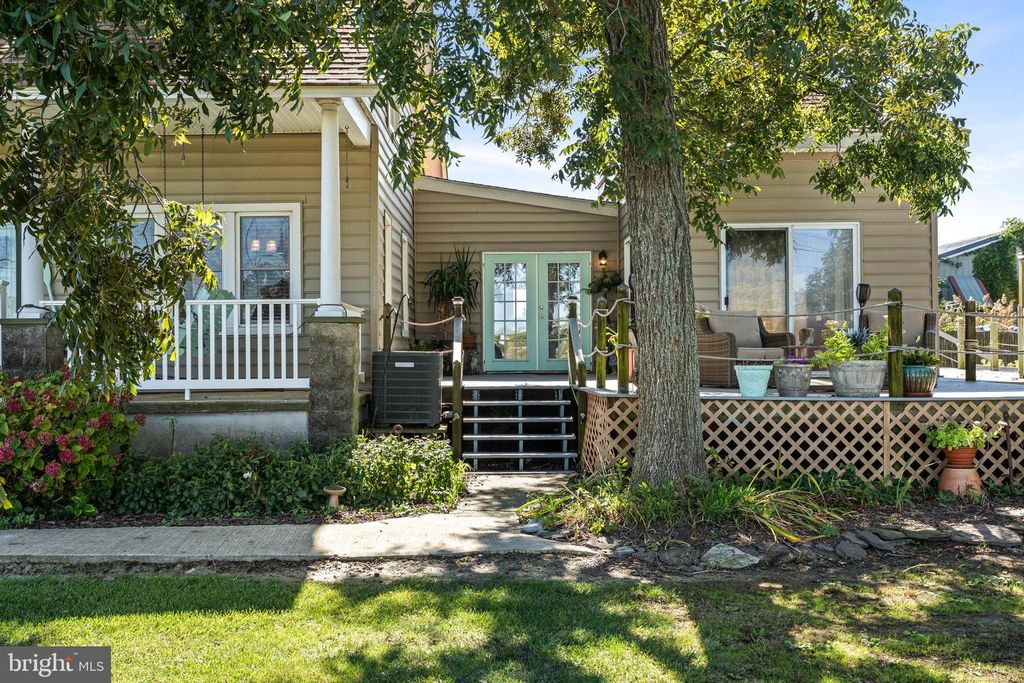 Image 32 of property listing at 2407 HOOPERS ISLAND RD, Fishing Creek, MD 21634