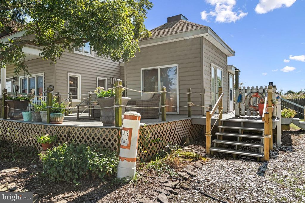 Image 35 of property listing at 2407 HOOPERS ISLAND RD, Fishing Creek, MD 21634