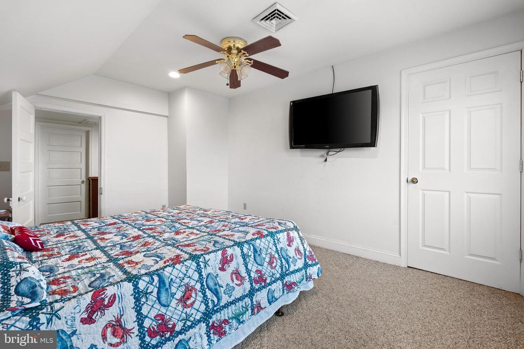 Image 39 of property listing at 2407 HOOPERS ISLAND RD, Fishing Creek, MD 21634
