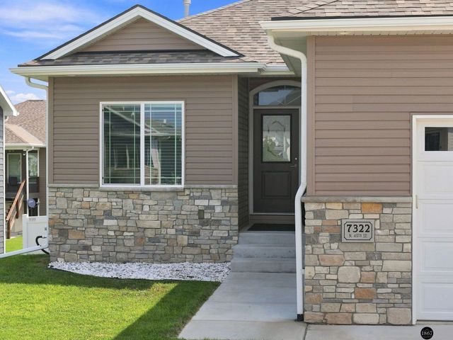 7322 N 49th Street, Lincoln, NE 68504