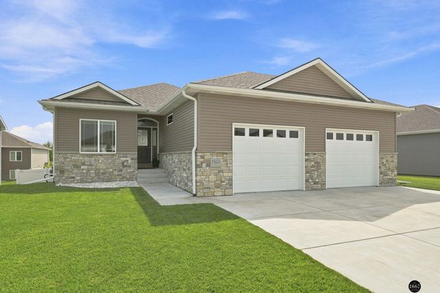 7322 N 49th Street, Lincoln, NE 68504