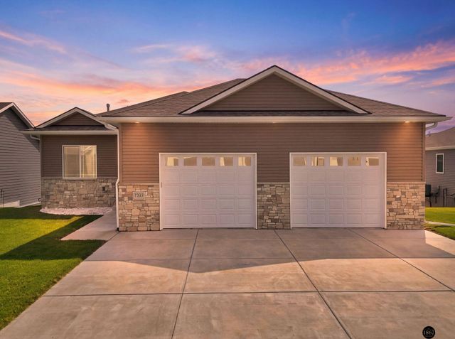 7322 N 49th Street, Lincoln, NE 68504