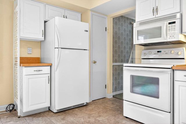 1039 E GLENDALE AVENUE, Appleton, WI 54911