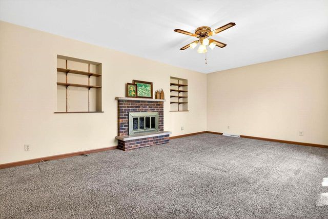 1039 E GLENDALE AVENUE, Appleton, WI 54911