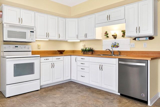 1039 E GLENDALE AVENUE, Appleton, WI 54911