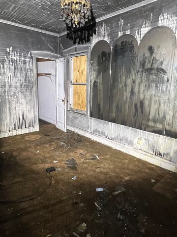 7835 S Rhodes Avenue, Chicago, IL 60619