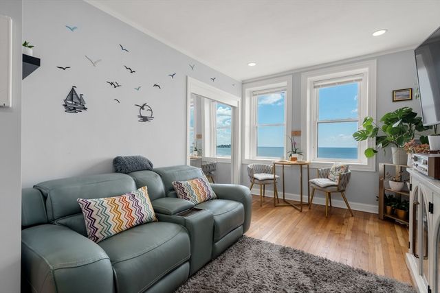 285 Lynn Shore Dr 402, Lynn, MA 01902