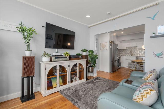 285 Lynn Shore Dr 402, Lynn, MA 01902