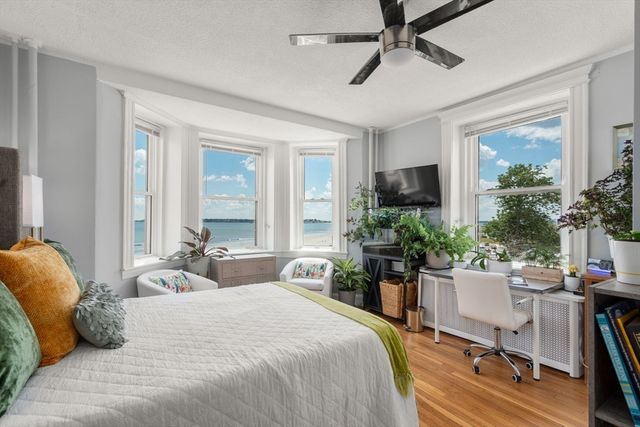 285 Lynn Shore Dr 402, Lynn, MA 01902