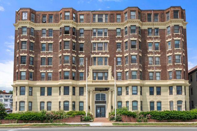 285 Lynn Shore Dr 402, Lynn, MA 01902